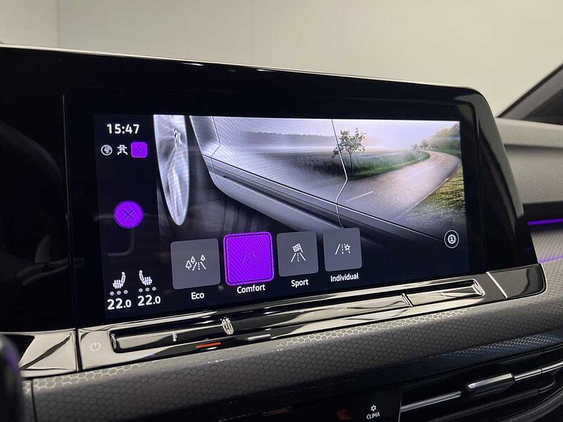 Volkswagen Golf VIII GTI 2.0 TSI DSG Klima Navi