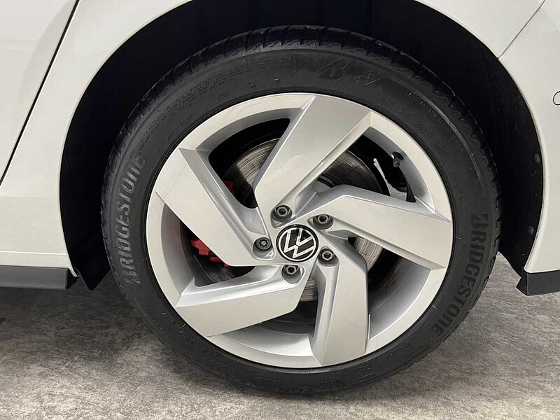 Volkswagen Golf VIII GTI 2.0 TSI DSG Klima Navi
