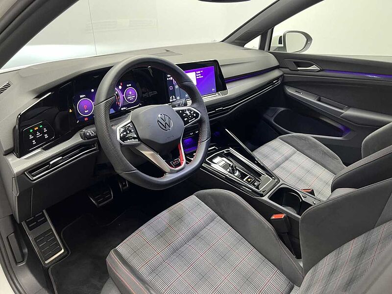 Volkswagen Golf VIII GTI 2.0 TSI DSG Klima Navi