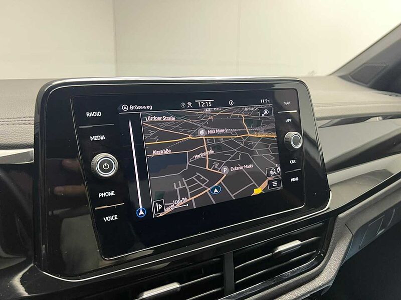 Volkswagen T-Roc 1.5 TSI DSG Style Panorama Klima Navi