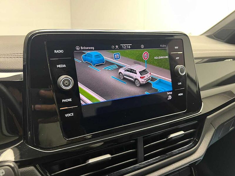 Volkswagen T-Roc 1.5 TSI DSG Style Panorama Klima Navi