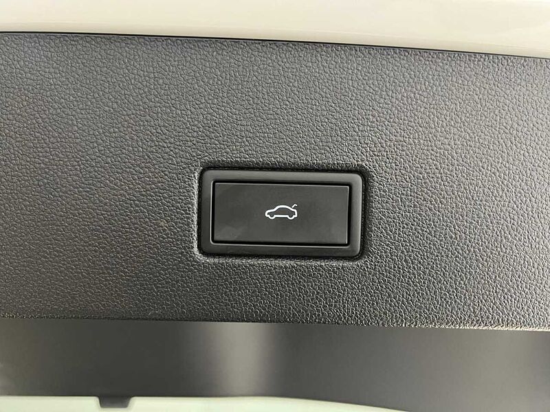 Volkswagen T-Roc 1.5 TSI DSG Style Panorama Klima Navi