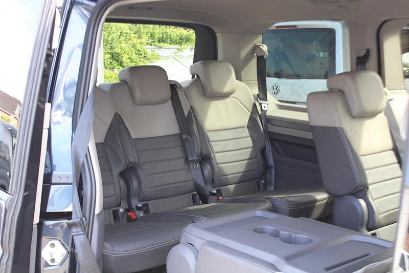 Volkswagen MULTIVAN 2.0 TDI DSG / AHK / NAVI / HEAD UP / LEDER Life Up!