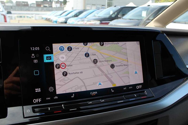 Volkswagen MULTIVAN 2.0 TDI DSG / AHK / NAVI / HEAD UP / LEDER Life Up!