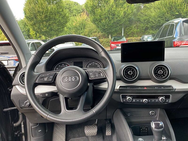 Audi Q2 35 TFSI S-Tronic*RFK*LED*AW-REIFEN*PDC*SHZ*