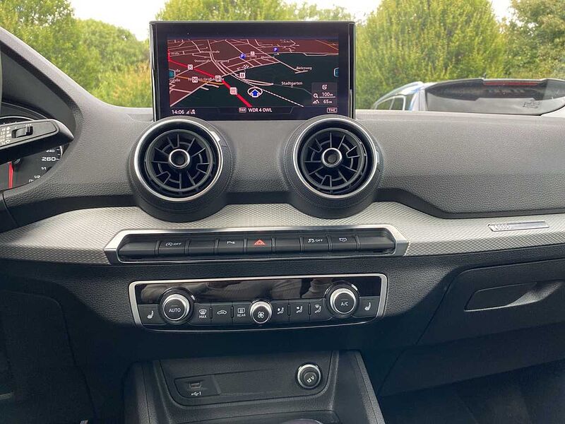 Audi Q2 35 TFSI S-Tronic*RFK*LED*AW-REIFEN*PDC*SHZ*