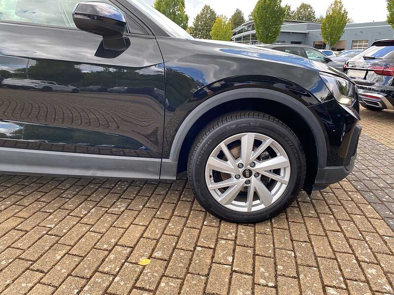 Audi Q2 35 TFSI S-Tronic*RFK*LED*AW-REIFEN*PDC*SHZ*