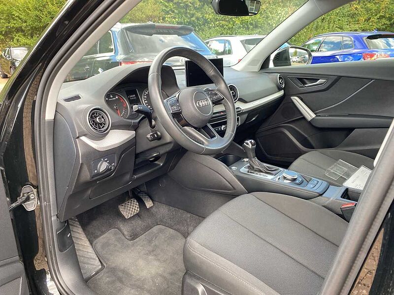 Audi Q2 35 TFSI S-Tronic*RFK*LED*AW-REIFEN*PDC*SHZ*