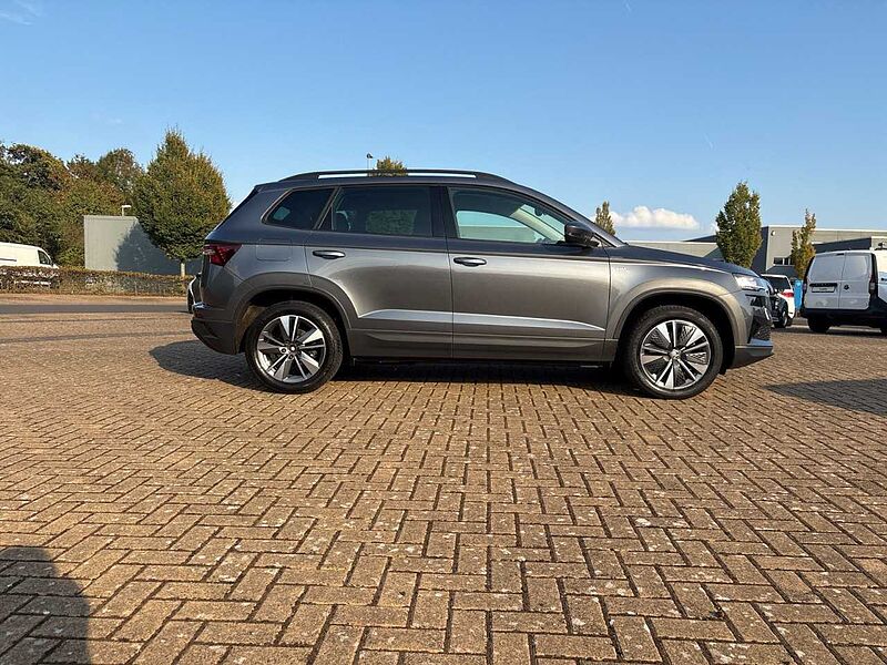 SKODA Karoq 2.0 TDI DSG Tour 4X4*AHK*MATRIX*DCC*ACC*RFK