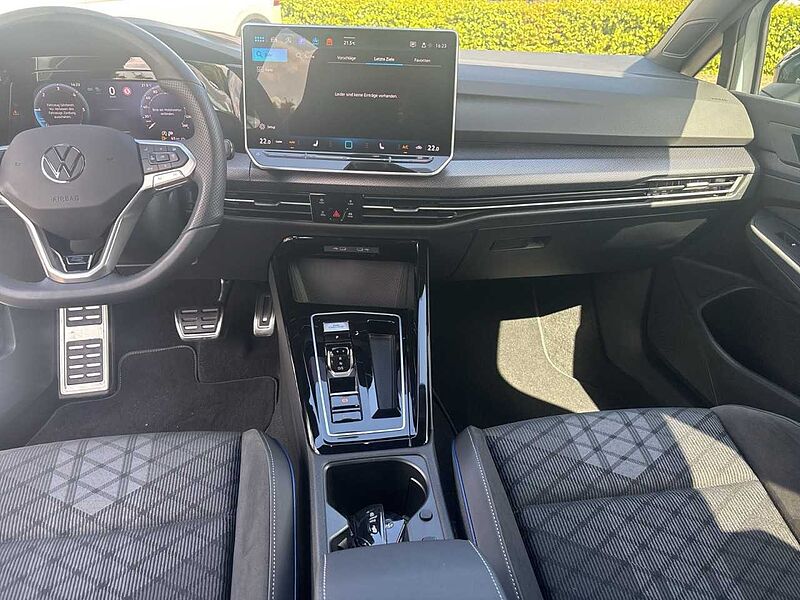 Volkswagen Golf VIII 2.0 TDI DSG R-Line*RFK*ACC*APP*MATRIX*