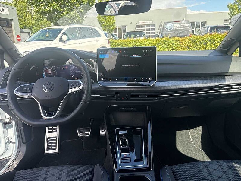 Volkswagen Golf VIII 2.0 TDI DSG R-Line*RFK*ACC*APP*MATRIX*