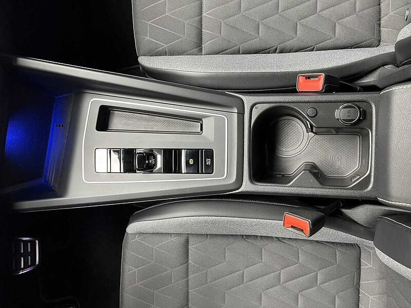 Volkswagen Golf VIII 2.0 TDI DSG GOAL 2,49% Klima Navi