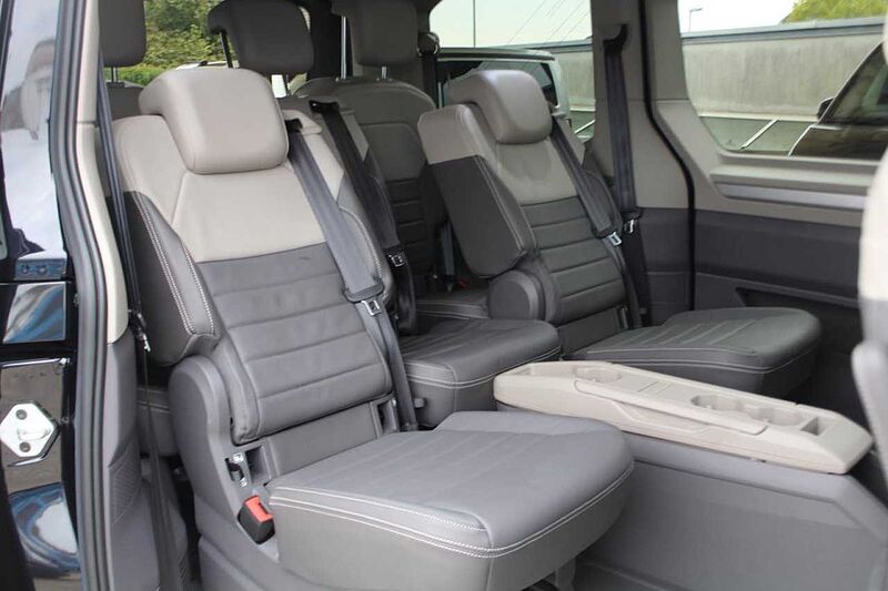 Volkswagen MULTIVAN 2.0 TDI DSG / AHK / LEDER / HEAD UP / NAVI Life Up!