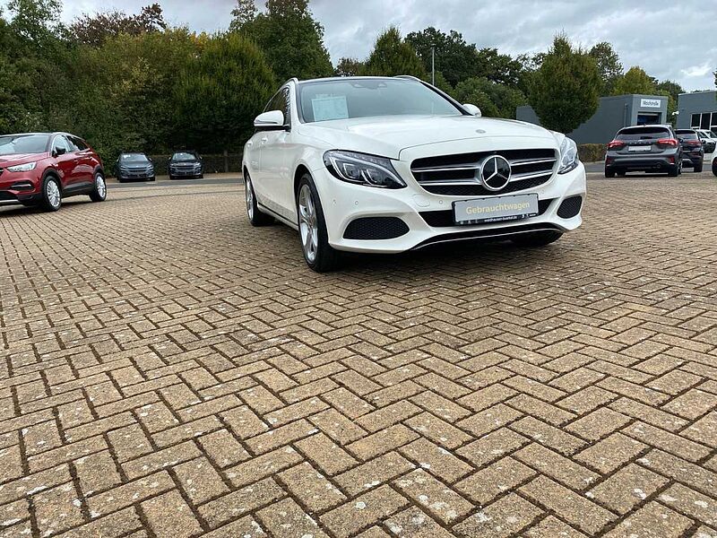 Mercedes-Benz C 400 T Avantgarde 4Matic C 400 T*STHZG*PANO*LED