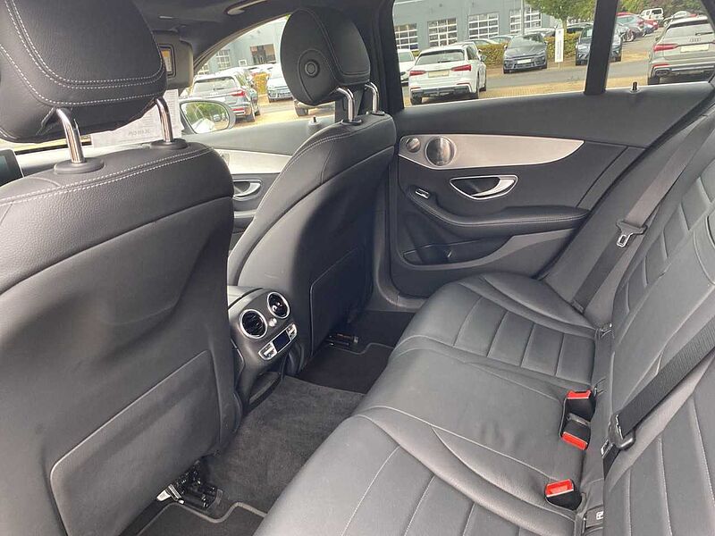 Mercedes-Benz C 400 T Avantgarde 4Matic C 400 T*STHZG*PANO*LED