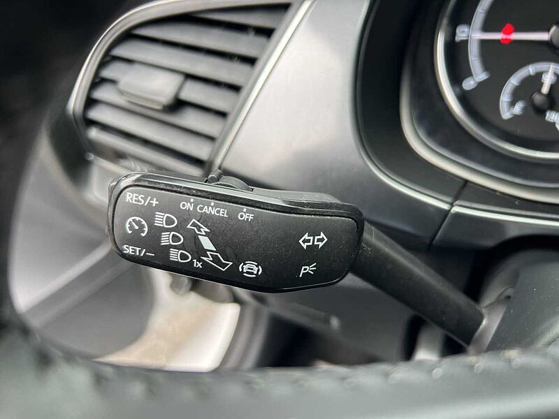 SKODA Fabia Combi 1.0 TSI Best of OPF *Navi *AHK *