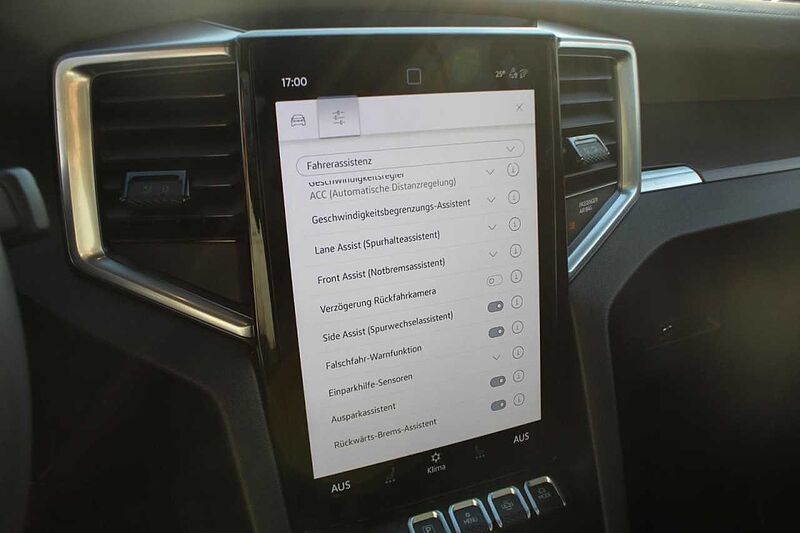 Volkswagen AMAROK STYLE DOKA 4MOTION 3.0 TDI DSG / AHK / ACC / LEDER / STANDHEIZUNG 3.0 TDI