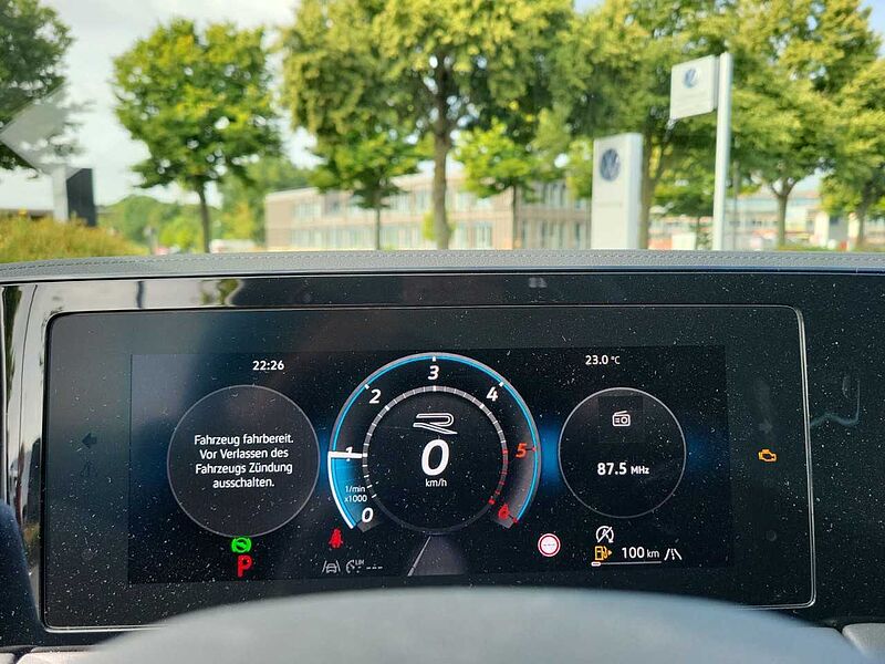 Volkswagen Tiguan R-Line 2,0 l TDI SCR DSG*AHK*360*RFK*ACC*