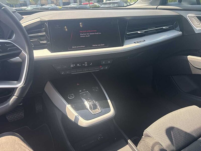 Audi Q4 40 e-tron*RFK*MMI*APS*ADVANCED*GRA*LED*19ZOLL*