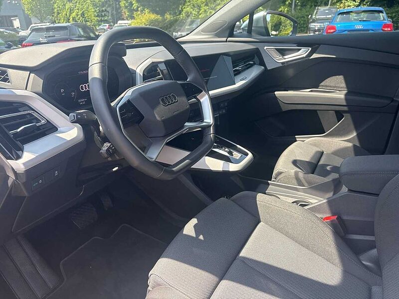 Audi Q4 40 e-tron*RFK*MMI*APS*ADVANCED*GRA*LED*19ZOLL*