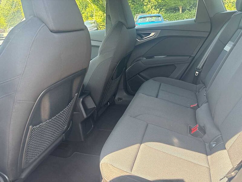 Audi Q4 40 e-tron*RFK*MMI*APS*ADVANCED*GRA*LED*19ZOLL*