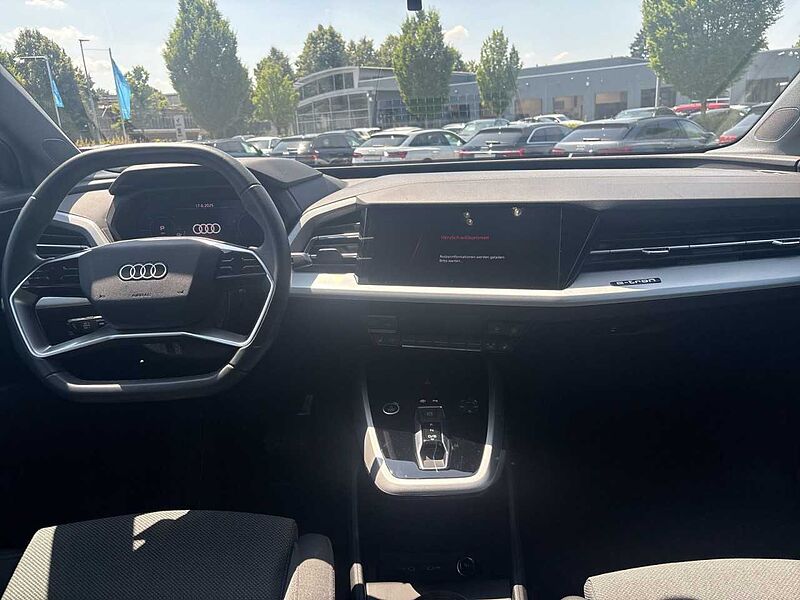 Audi Q4 40 e-tron*RFK*MMI*APS*ADVANCED*GRA*LED*19ZOLL*