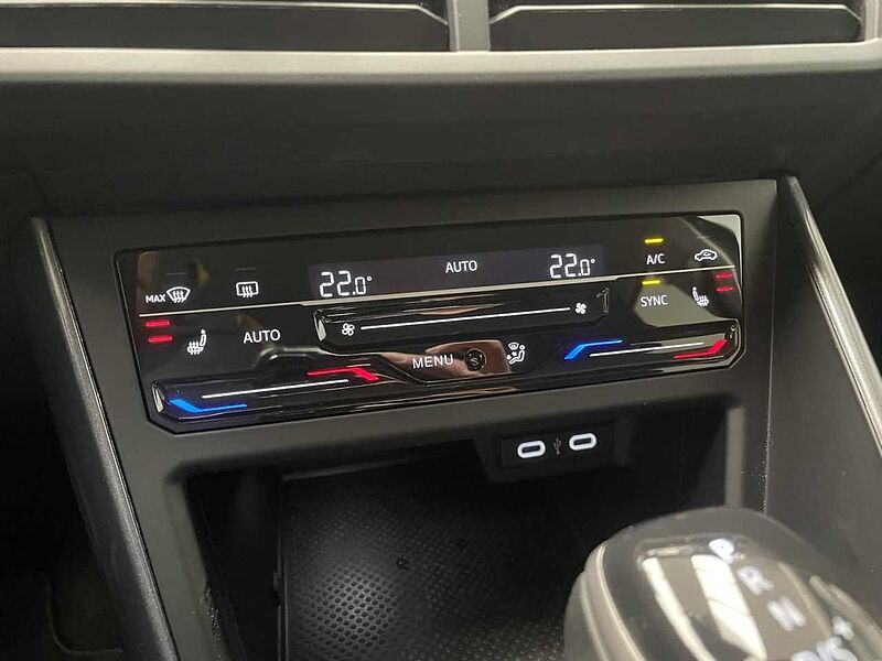 Volkswagen Taigo 1.0 TSI DSG Style Klima Navi Einparkhilfe