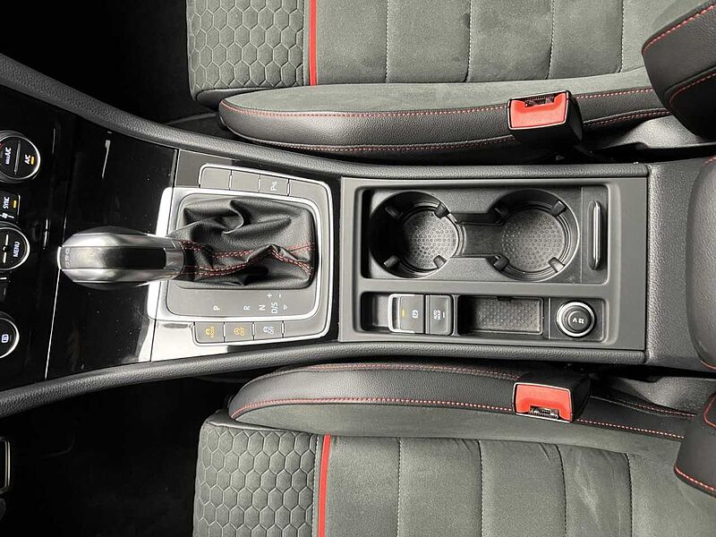 Volkswagen Golf VII GTI Performance 2.0 TSI DSG Klima Navi