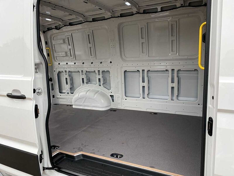 Volkswagen Crafter 35 Kasten Motor: 2,0 l TDI EU6-EA SCR 103 kW Getriebe: Frontantrieb 6-Ga