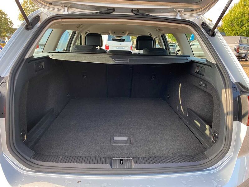 Volkswagen Passat Variant 2.0 TDI Business*AHK*LED*ACC*GRA*