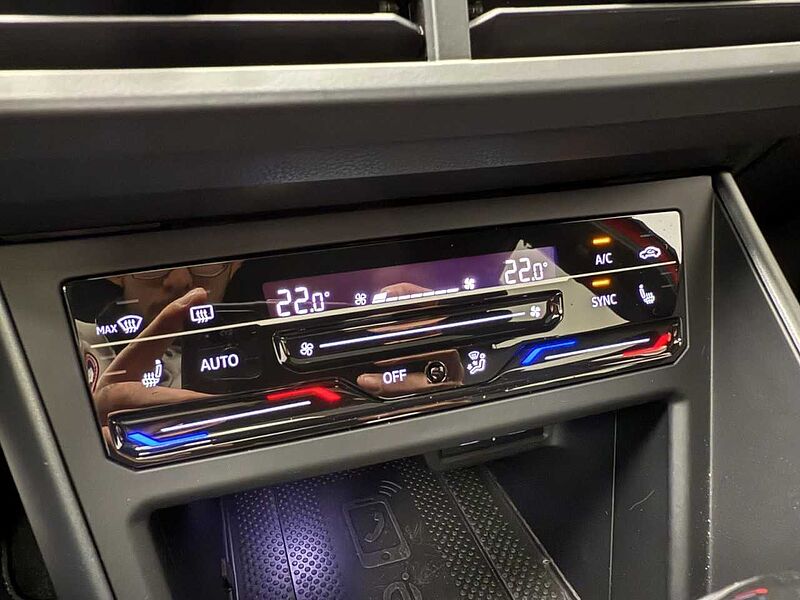 Volkswagen Taigo 1.5 TSI DSG R-Line Panorama Klima Navi