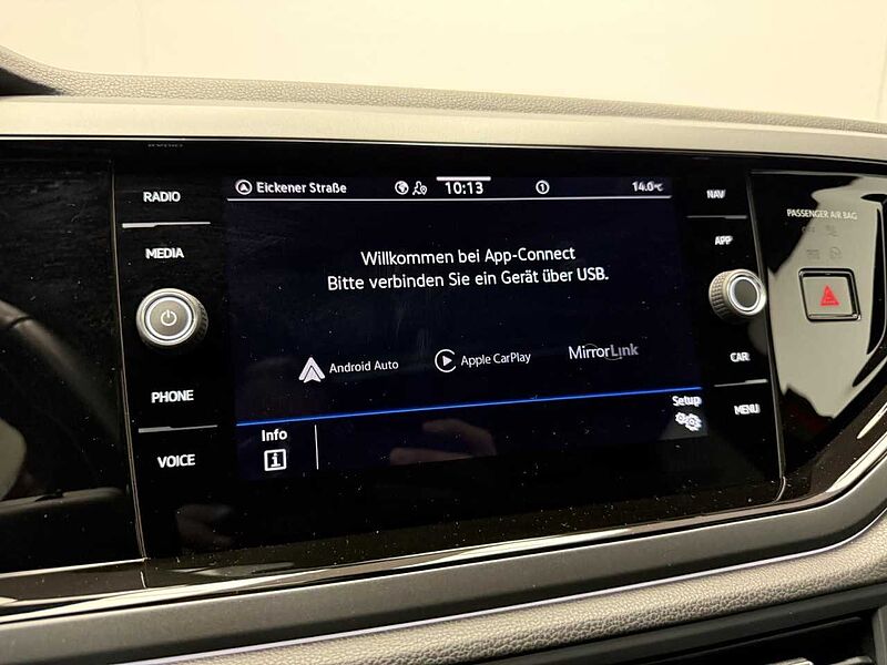 Volkswagen Taigo 1.5 TSI DSG R-Line Panorama Klima Navi