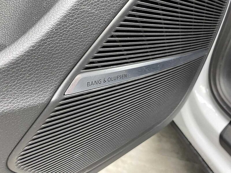 Audi Q7 50 TDI quattro competition plus Alcantarahimmel + Nachtsicht