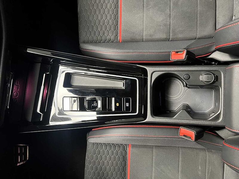 Volkswagen Golf VIII GTI Clubsport 2.0 TSI DSG Klima Navi