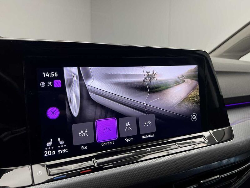 Volkswagen Golf VIII 2.0 TDI DSG Active Panorama Klima