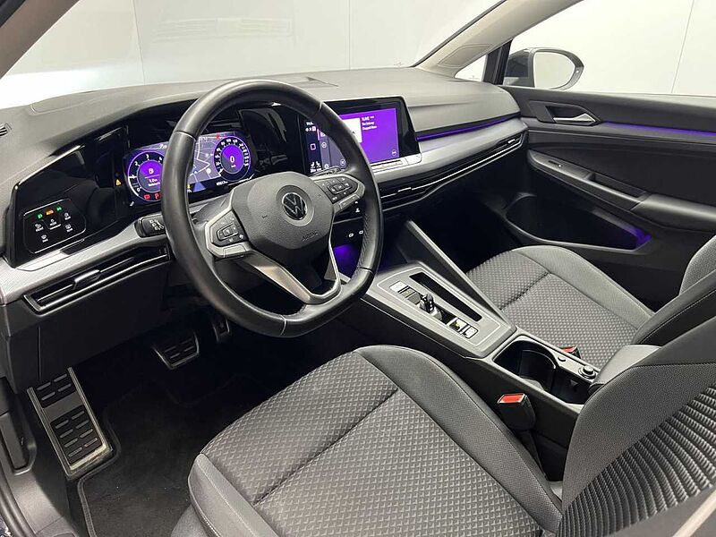 Volkswagen Golf VIII 2.0 TDI DSG Active Panorama Klima