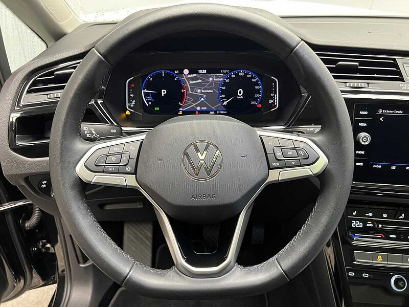 Volkswagen Touran 2.0 TDI DSG Highline Panorama Klima Navi