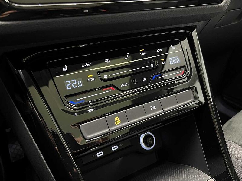 Volkswagen Touran 2.0 TDI DSG Highline Panorama Klima Navi