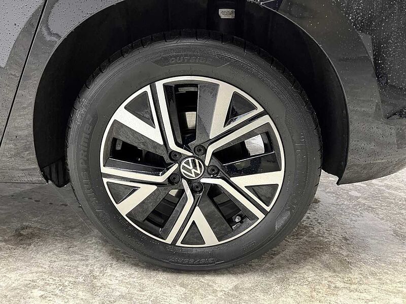 Volkswagen Touran 2.0 TDI DSG Highline Panorama Klima Navi