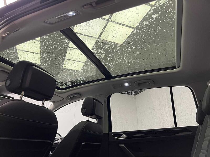 Volkswagen Touran 2.0 TDI DSG Highline Panorama Klima Navi