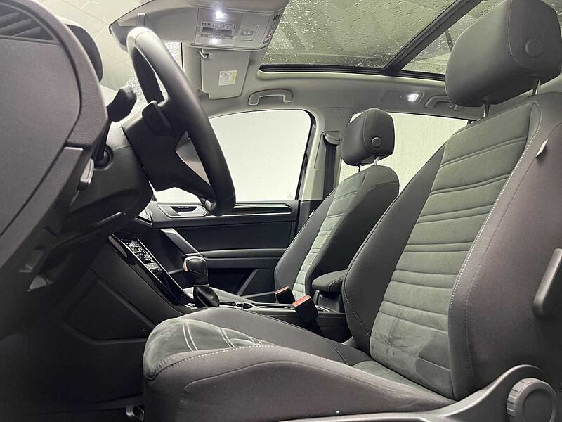 Volkswagen Touran 2.0 TDI DSG Highline Panorama Klima Navi