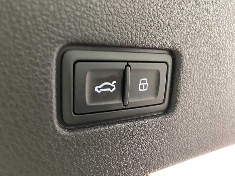 Audi Q8 55 3.0 TFSI quattro S-Line HUD + Pano Klima