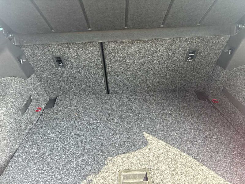 SEAT ARONA FR 1.0 TSI ACC+RFK+NAVI+LED+PDC+SHZ+DAB+