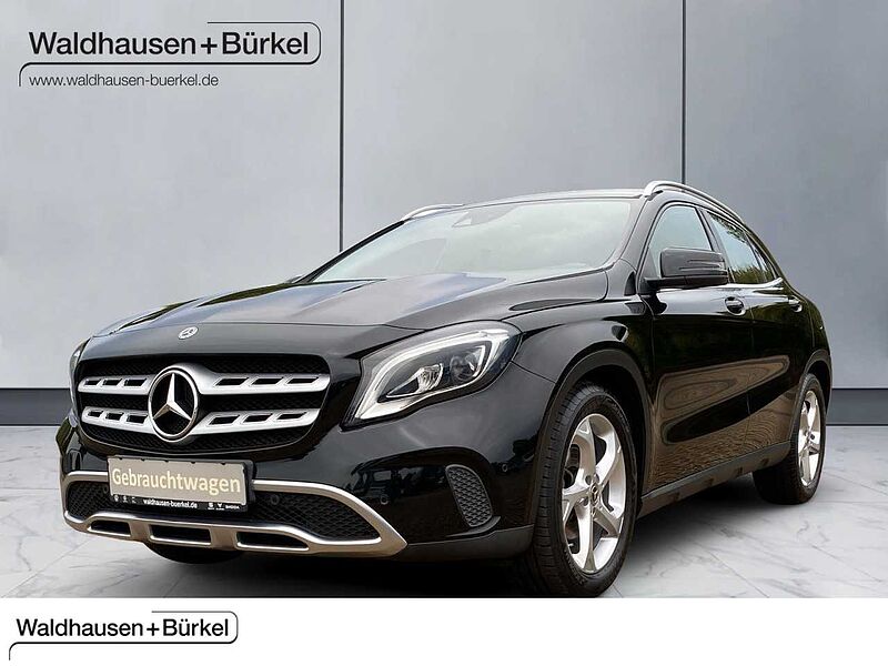 Mercedes-Benz GLA 180 Urban *RFK*LED*NAVI*DAB*TEILLEDER*SHZG*