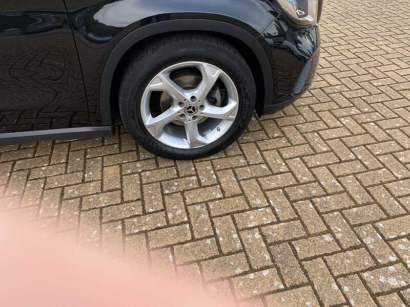 Mercedes-Benz GLA 180 Urban *RFK*LED*NAVI*DAB*TEILLEDER*SHZG*