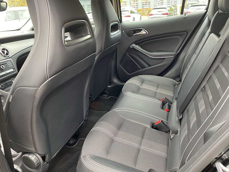 Mercedes-Benz GLA 180 Urban *RFK*LED*NAVI*DAB*TEILLEDER*SHZG*