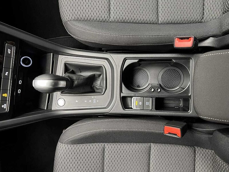 Volkswagen Touran 1.5 TSI DSG R-Line 7-Sitzer Klima