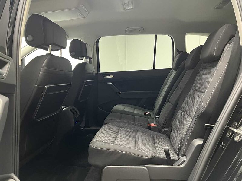 Volkswagen Touran 1.5 TSI DSG R-Line 7-Sitzer Klima