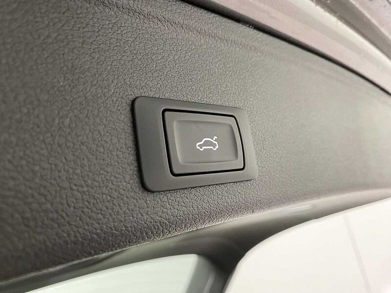 Audi A4 Avant 40 TFSI S-tronic AHK+Panorama Klima