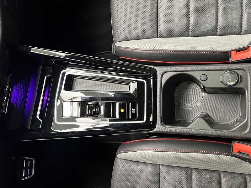 Volkswagen Golf VIII GTI Clubsport 2.0 TSI DSG Klima Navi